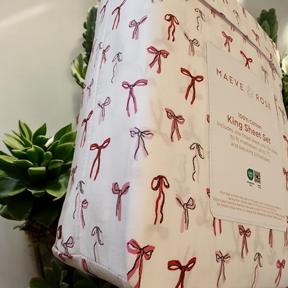 King Size 4 pc Sheet Set Pink Red White Ribbions Bows Sketch OEKO-TEX  100 Cotto - Picture 2 of 3